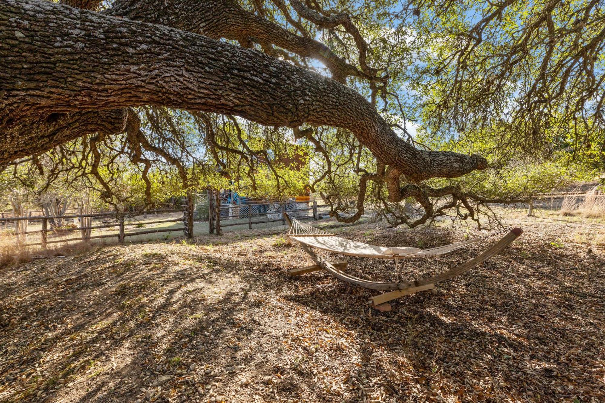 Mighty Oak Log Cabin Fredericksburg Extérieur photo